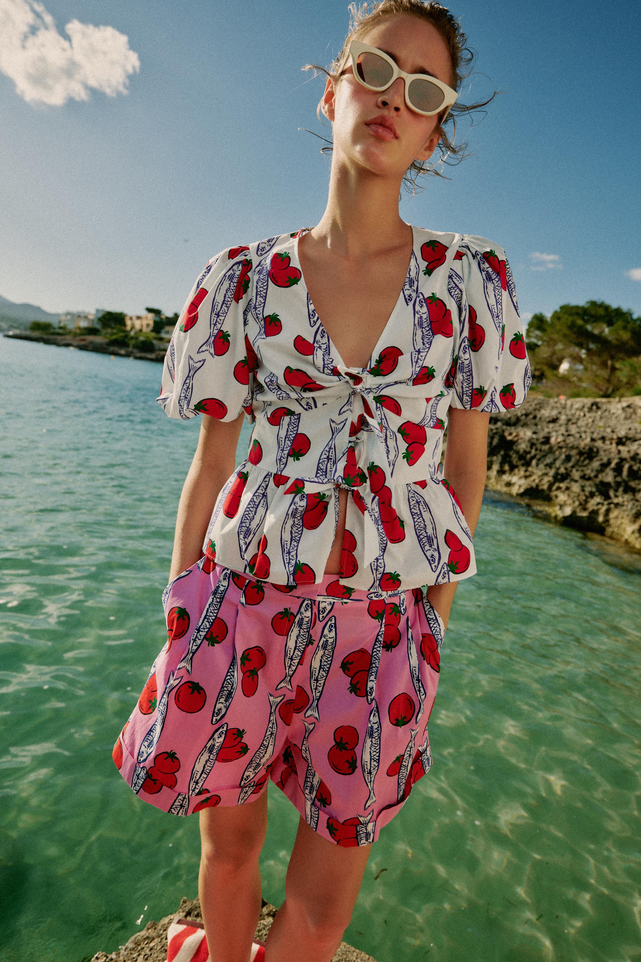 PRINTED PLEATED SHORTS